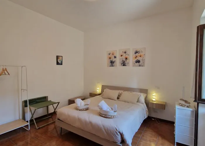 Charming With Private Patio Near Swiss Border And Transport - Daisy, Loggiadeifiori Дом отдыха Комо