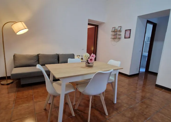 Дом отдыха Charming With Private Patio Near Swiss Border And Transport - Daisy, Loggiadeifiori Комо