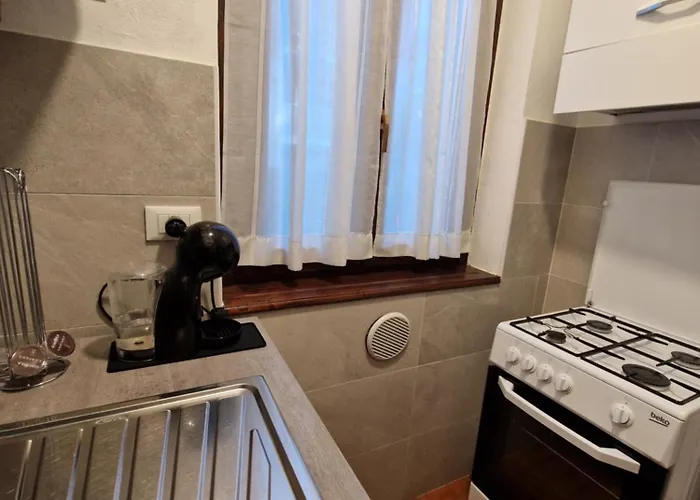 Charming With Private Patio Near Swiss Border And Transport - Daisy, Loggiadeifiori Дом отдыха Комо
