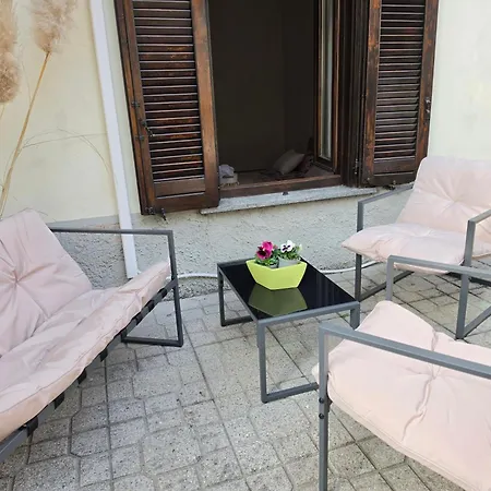 Charming With Private Patio Near Swiss Border And Transport - Daisy, Loggiadeifiori 科莫