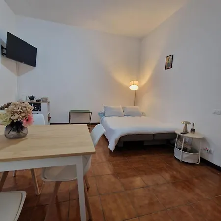 Charming With Private Patio Near Swiss Border And Transport - Daisy, Loggiadeifiori 科莫