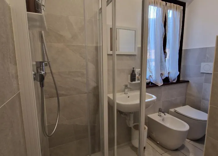 Charming With Private Patio Near Swiss Border And Transport - Daisy, Loggiadeifiori *